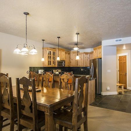 Town Point Condos By Park City Vacations Rum bild
