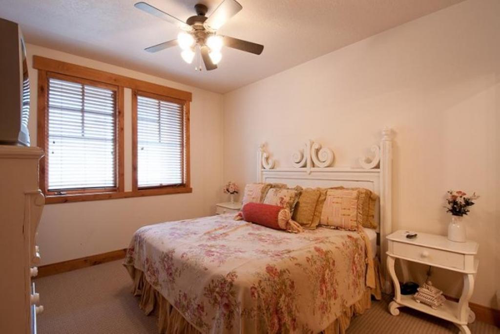 Town Point Condos By Park City Vacations Rum bild