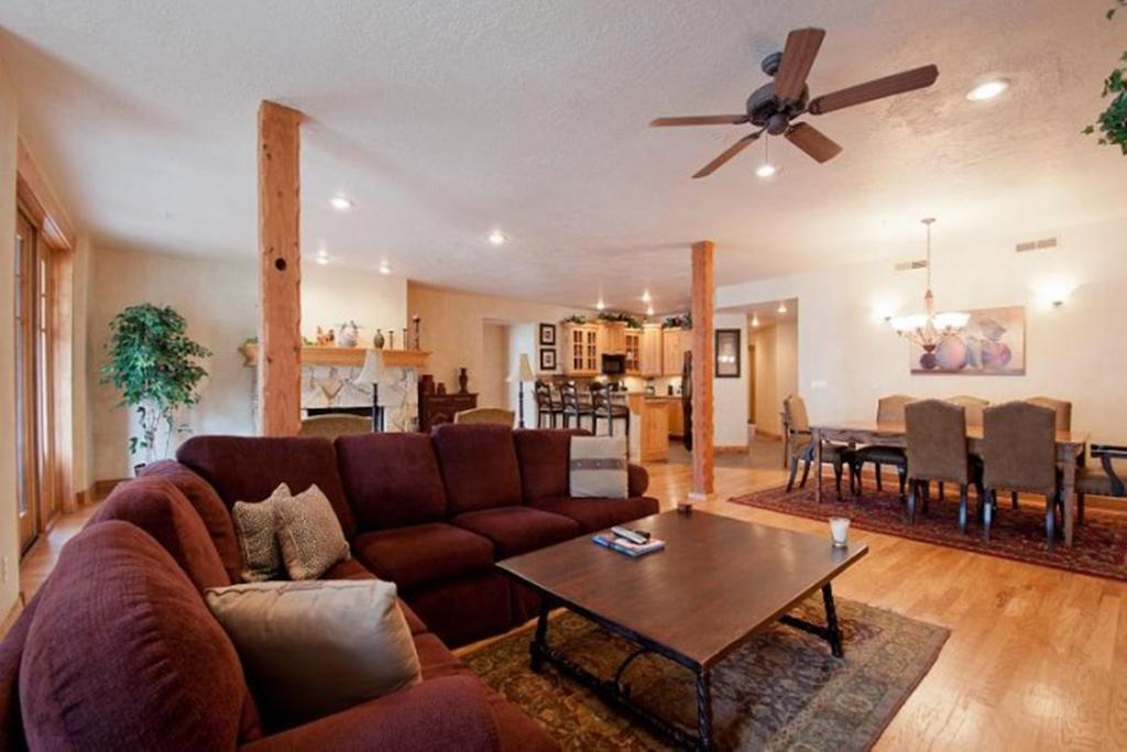 Town Point Condos By Park City Vacations Rum bild