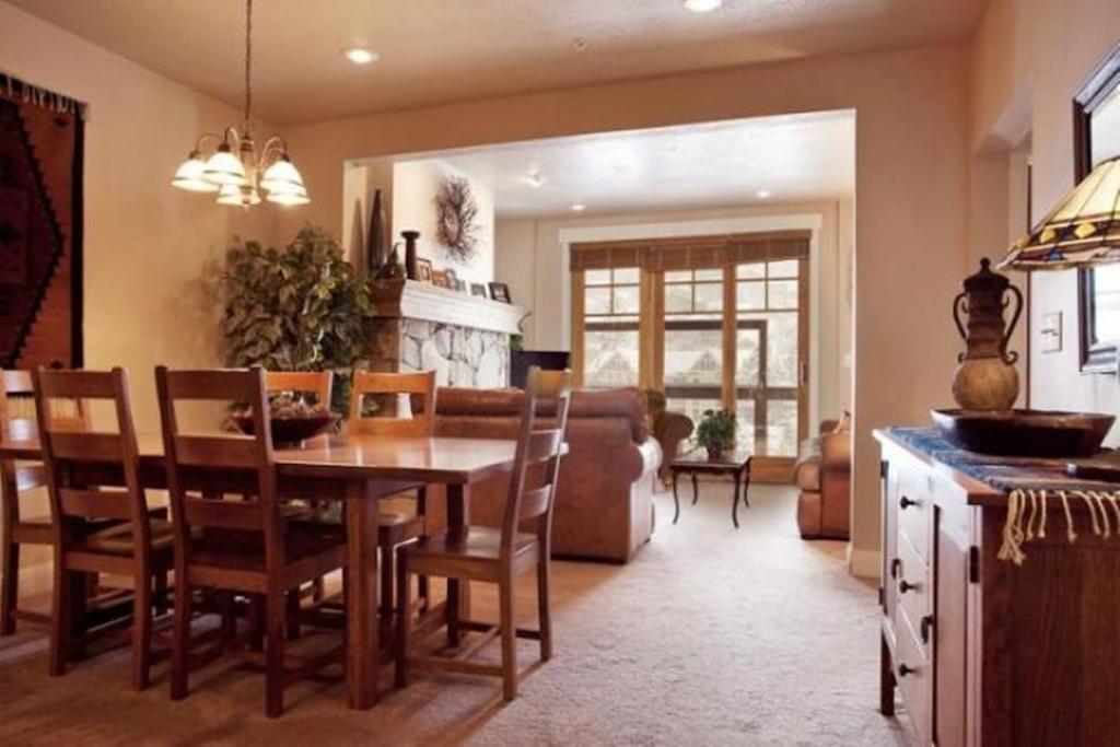 Town Point Condos By Park City Vacations Rum bild