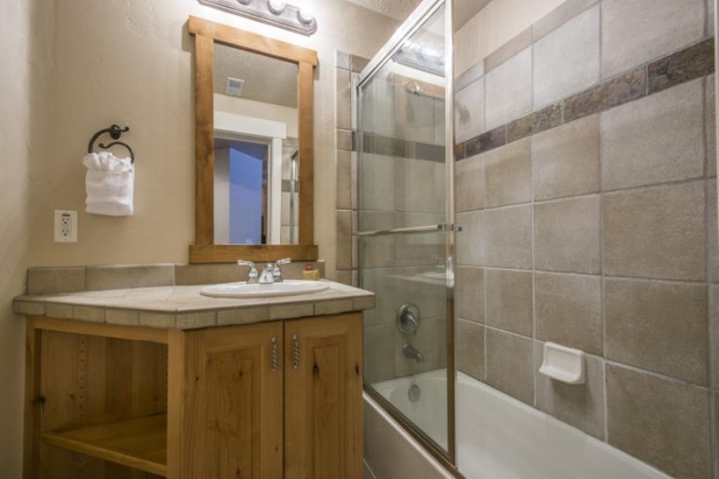 Town Point Condos By Park City Vacations Rum bild