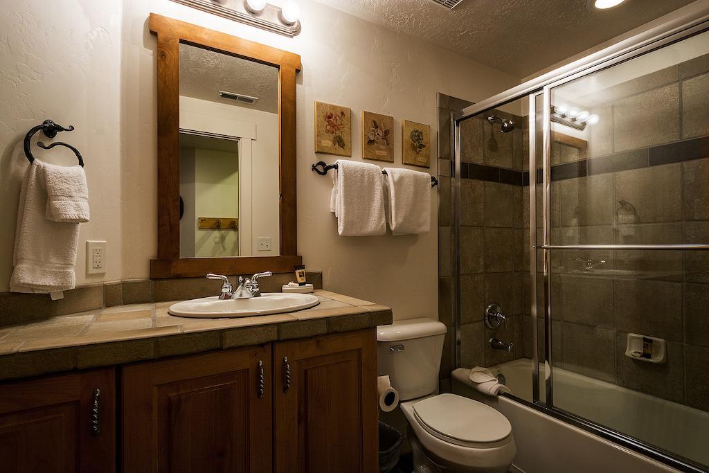 Town Point Condos By Park City Vacations Rum bild