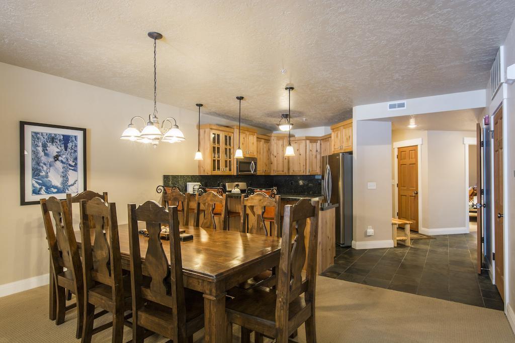 Town Point Condos By Park City Vacations Rum bild